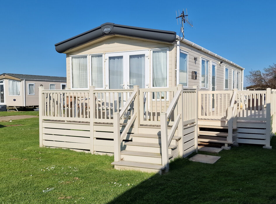 Outside View of Sunningdale - Outside view of Sunningdale