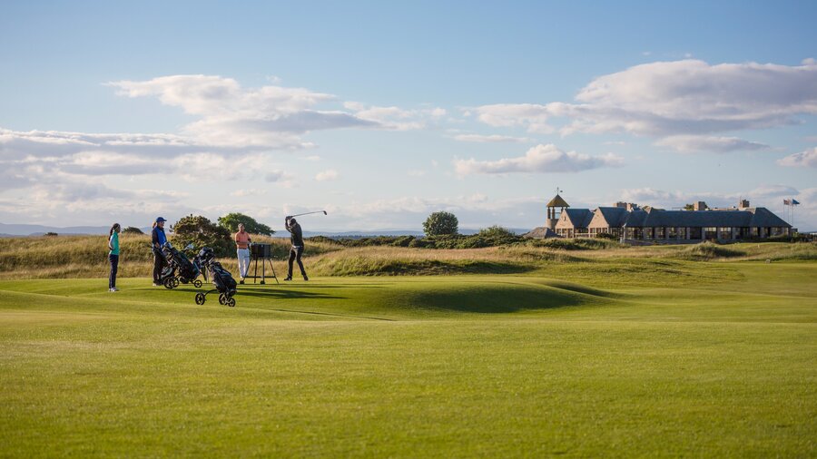 The Old Course, St Andrews (© Visit Scotland) The Old Course, St Andrews (© Visit Scotland)