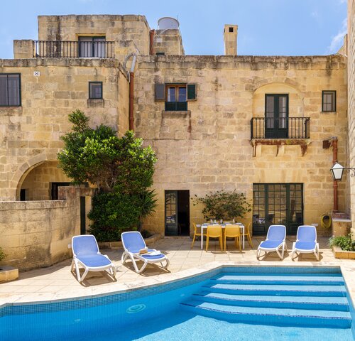 Dar tal-Patri pool area