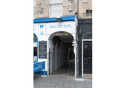 Gate close to Edmonstone Close Apartment