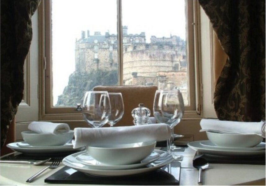 407941-the-castle-esplanade-residence-2