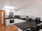 Traquair Park West 3 - Modern, fully equipped kitchen in Edinburgh holiday let
