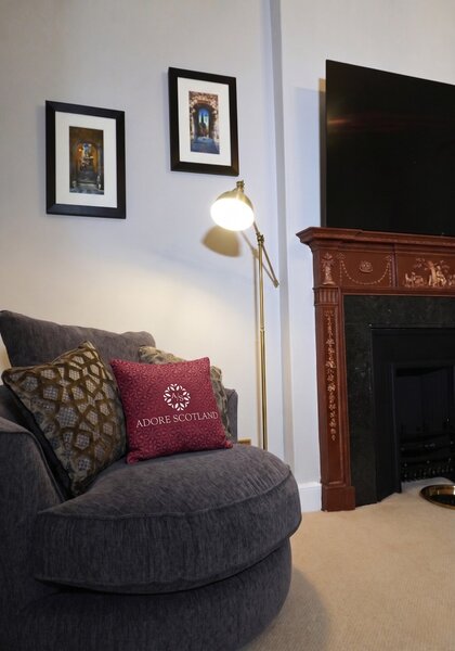 Warm and Inviting Interiors – Edinburgh Stay