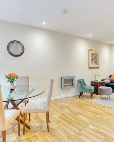 Gloucester Lane 2 - Modern and bright open plan dining / living area in New Town Edinburgh apartment.