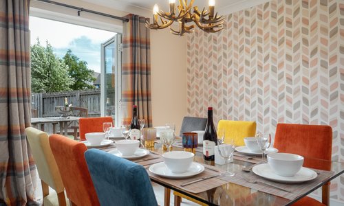 Self catering accommodation Aviemore - Relax in the comfort of your Aviemore Holiday home. Enjoy dining in at Eagle Lodge.