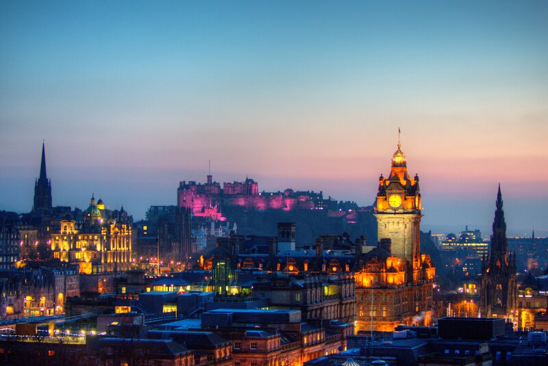 View from Calton Hill to Edinburgh Castle (© Chris Fleming from UK on Wikipedia) View from Calton Hill to Edinburgh Castle (© Chris Fleming from UK on Wikipedia)