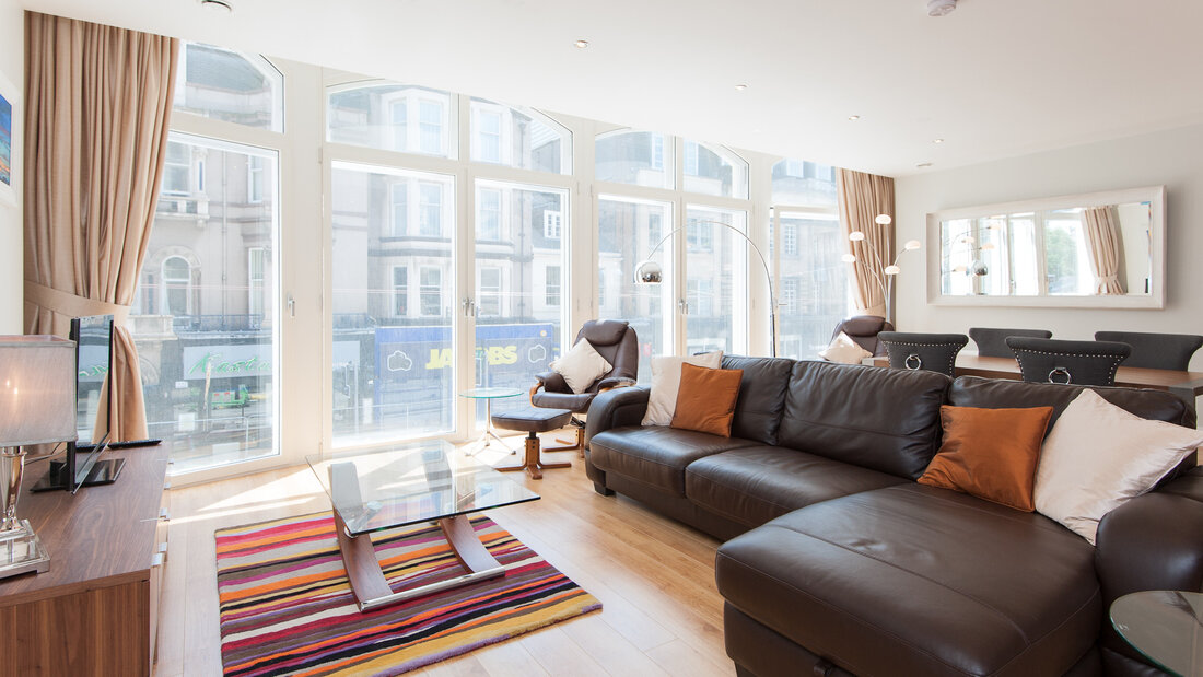 Shandwick Place - Modern and spacious living room