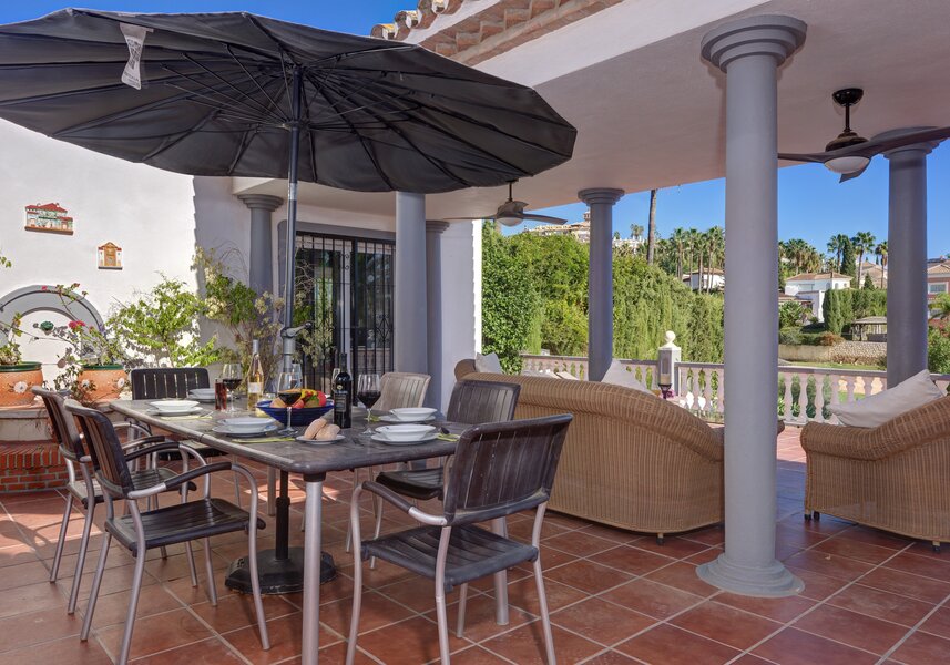 Alfresco seating