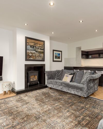Living Room - Beautiful living space in Edinburgh holiday apartment.