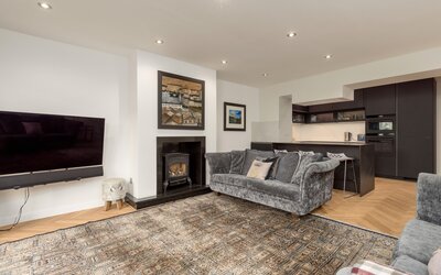 Living Room - Beautiful living space in Edinburgh holiday apartment.