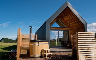 weirs hot tub - Wooden hot tub right at the door