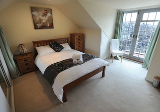 Frederick Street Duplex - bedroom