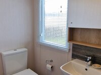 Main Bathroom with Shower