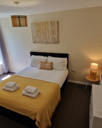 20240530_142319 - Cosy double bed in double bedroom of Edinburgh rental property