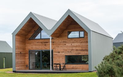 laidlaw outside1 - Views of the property