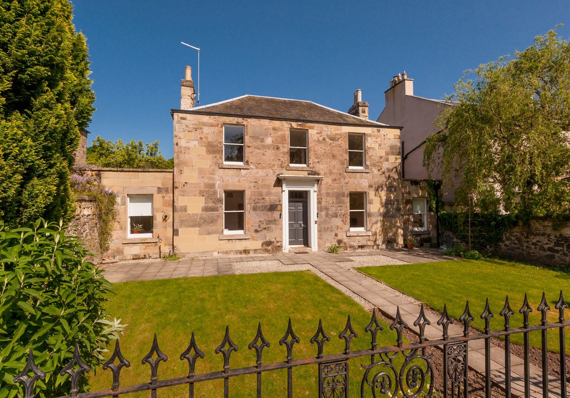 The Lochside House Residence Apartments in Edinburgh Self Catering