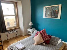 Double bedroom 1 in holiday accommodation on Lothian Road, Edinburgh