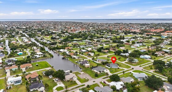 A Florida House Villa (© StreamLine VRS)