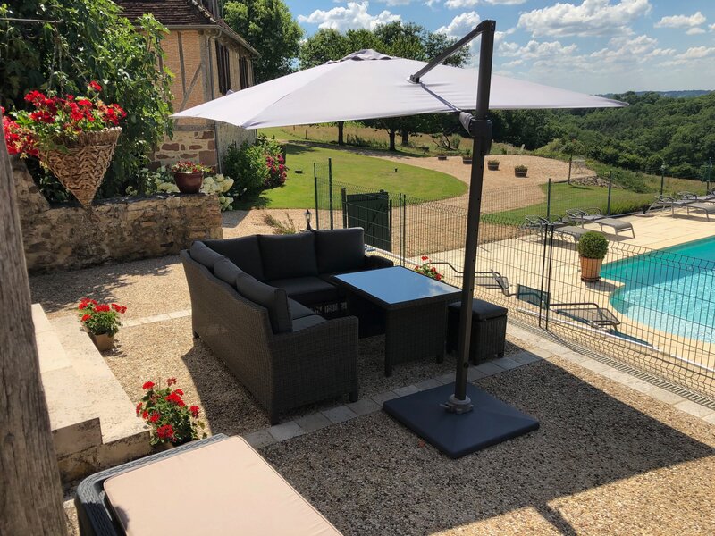Family villa in France with private pool, close to Lascaux Caves and Montignac