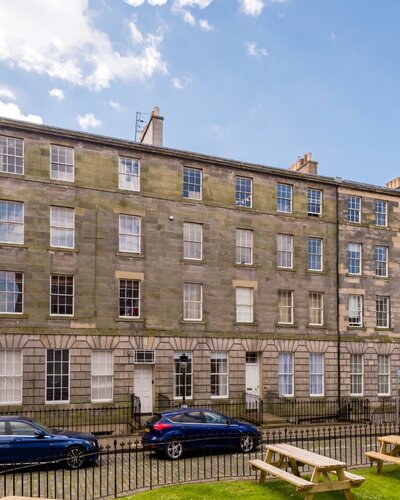 Property Building in Urban Edinburgh - An impressive, historic Georgian-style stone building that captures the classic architectural charm
