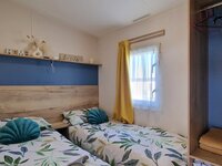 Twin Bedroom with Wardrobe