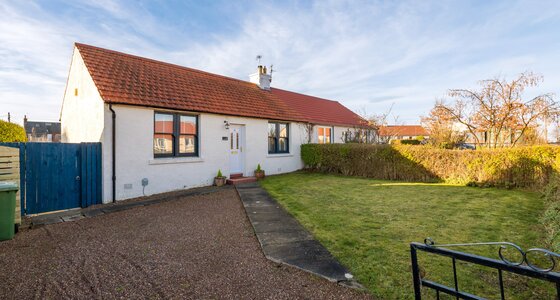 Sunset Retreat - Picture perfect holiday rental cottage in Gullane. Sunset Retreat - Picture perfect holiday rental cottage in Gullane.