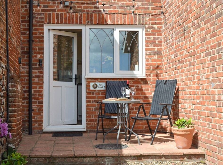 Norfolk holiday cottage for two - Private patio with Bistro Seating with views of the Norfolk Countryside.