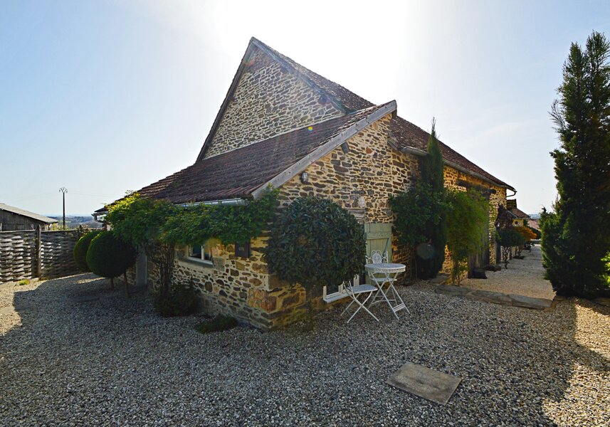 External photo of French holiday home Petit Gite