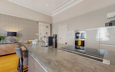 44-web-or-mls-242 West George Street MacKintosh Apartment_44