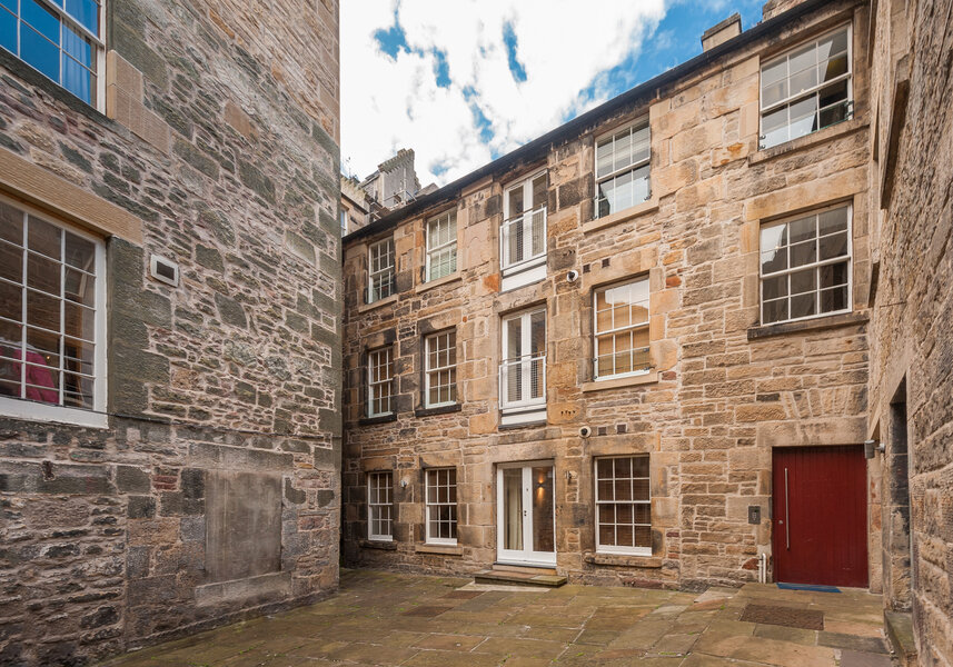 Edmonstone's Close (Grassmarket) 6