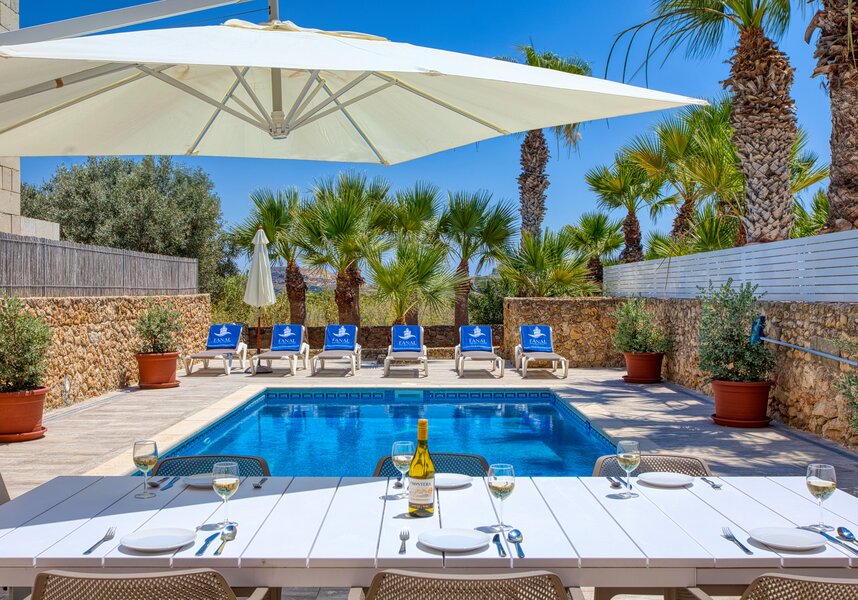 KarmnuHolidayHome_01