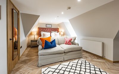 Bedroom - Big stylish bedroom