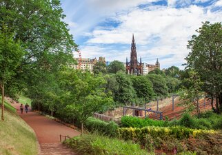 Work-from-home accommodation in Edinburgh