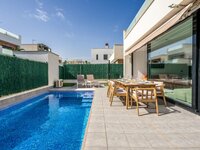 Beautiful 7x3m private pool