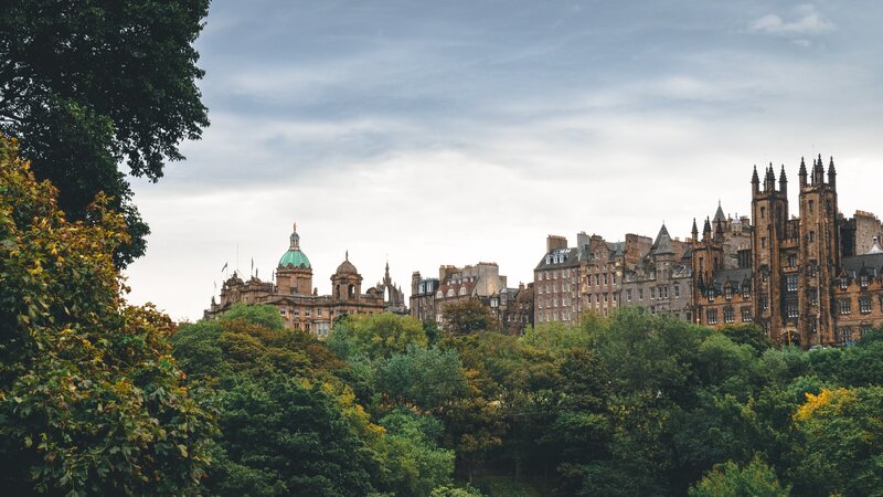 Edinburgh skyline - Edinburgh skyline viewed from Princes Street Gardens (© Dominik Rešek on Unsplash) Edinburgh skyline - Edinburgh skyline viewed from Princes Street Gardens (© Dominik Rešek on Unsplash)