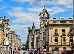 Walk along the Royal Mile
