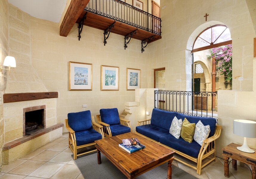 Dar tas-Soru living room