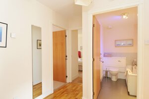 54B6-hallway - Hallway in Edinburgh rental apartment