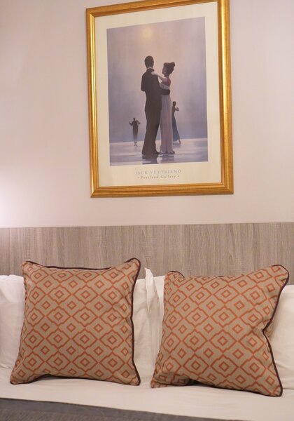 Stylish Wall Art – Elegant Edinburgh Interiors