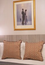 Stylish Wall Art – Elegant Edinburgh Interiors