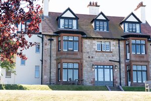 St Aidans - Exterior of grand rental accommodation in North Berwick.