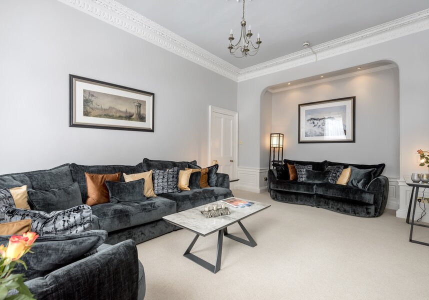 Family-friendly Living Room in Edinburgh