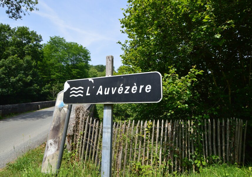 Nearby l'auvezere river 