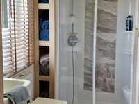 Ensuite Bathroom with Shower