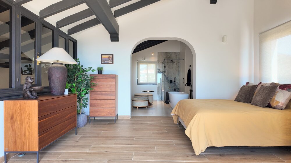Modern bedroom with ensuite