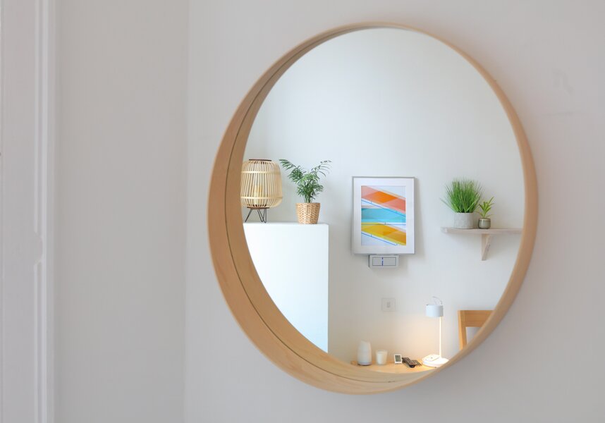 Double bedroom - detail of mirror