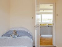 Single bedroom with single bed