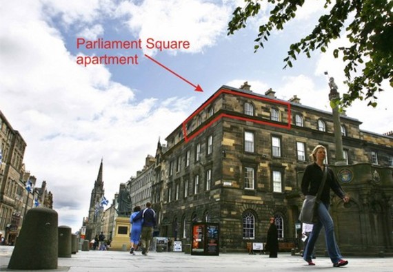 Picture of Parliament Square, on Royal Mile, 300 metres from Edinburgh Castle, Lothian, Scotland - View of building