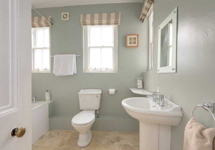 Bay House - bathroom