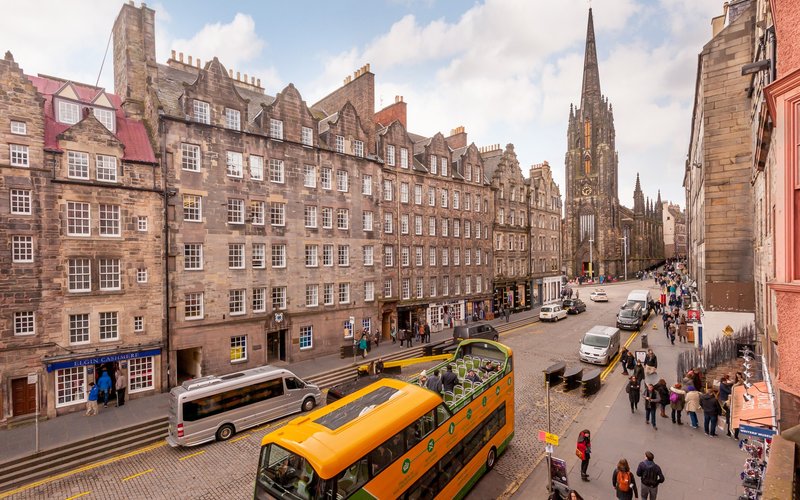 LadyStairsClose_2-29